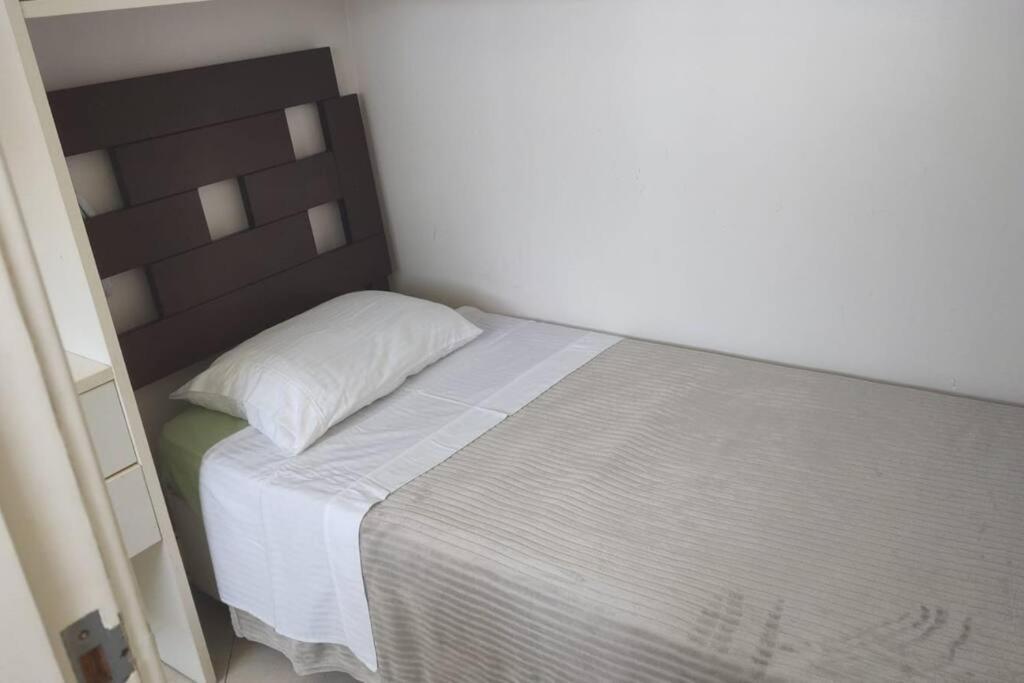 Apartamento Frente Mar De - Av Atlantica *